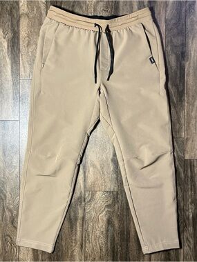 UNRL Performance Pants Joggers Mens Medium Short Desert Khaki Drawstring Stretch